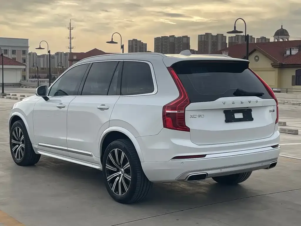 Volvo XC90 — фото 6