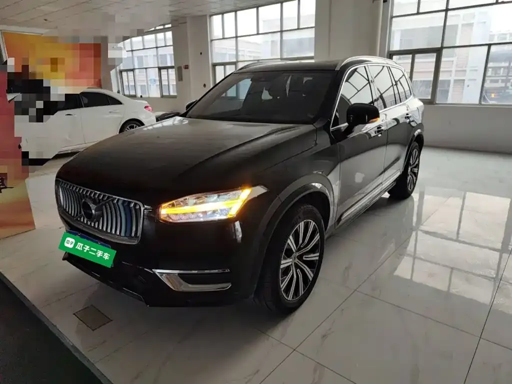 Volvo XC90 — фото 8