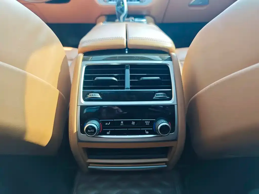 BMW 7 Series — фото 10