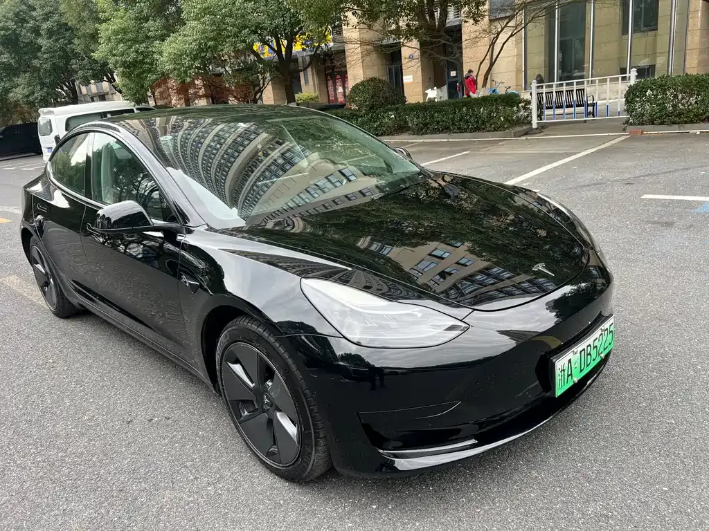 Tesla Model 3 — фото 9