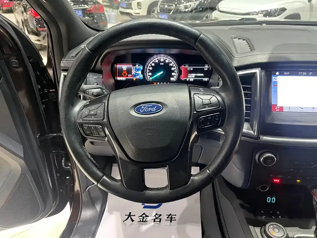Ford Everest — фото 6