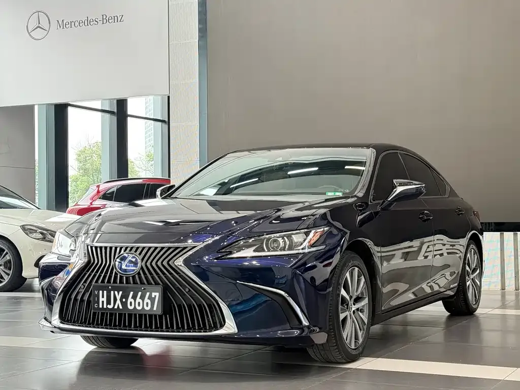 Lexus ES — фото 1