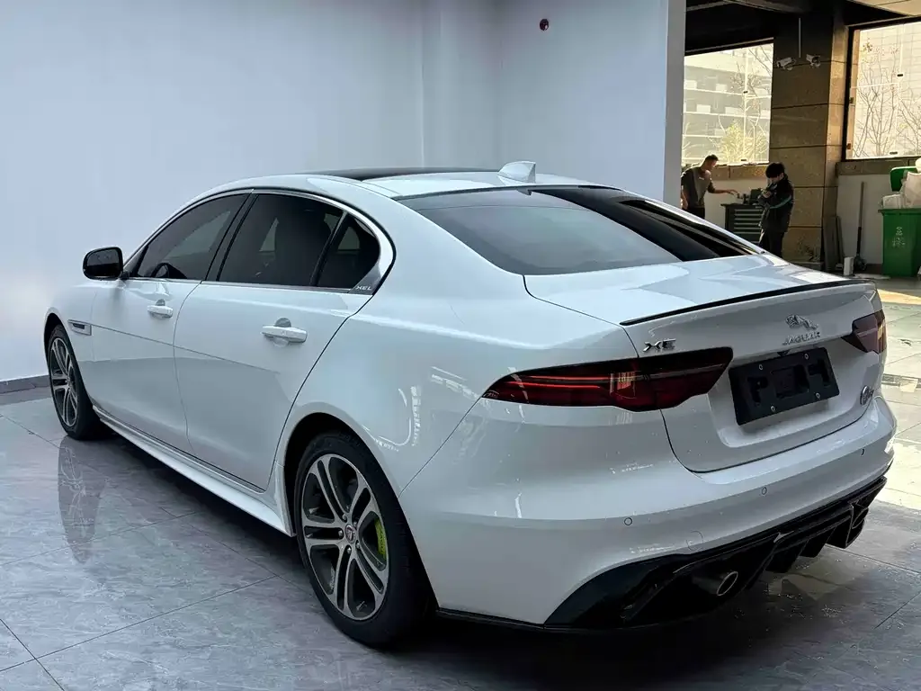 Jaguar XEL — фото 10