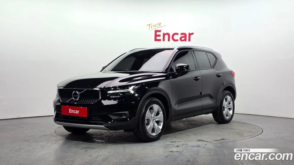 Volvo XC40 — фото 1