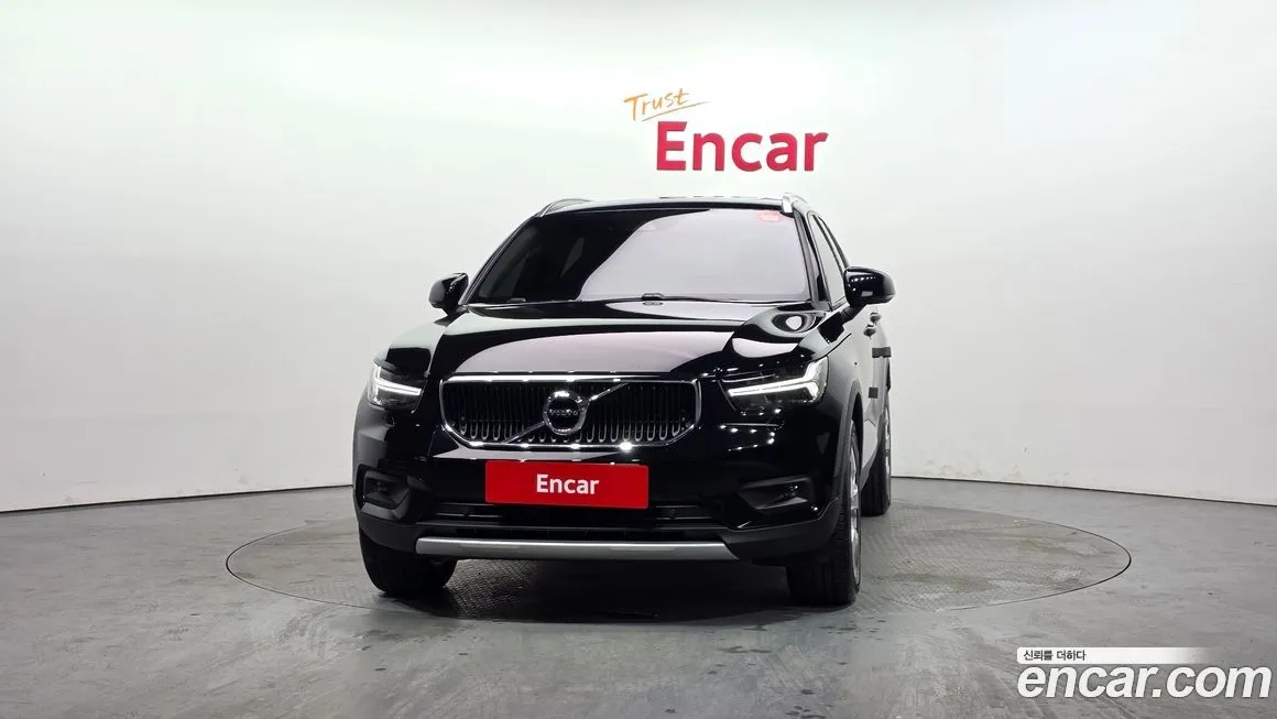 Volvo XC40 — фото 2