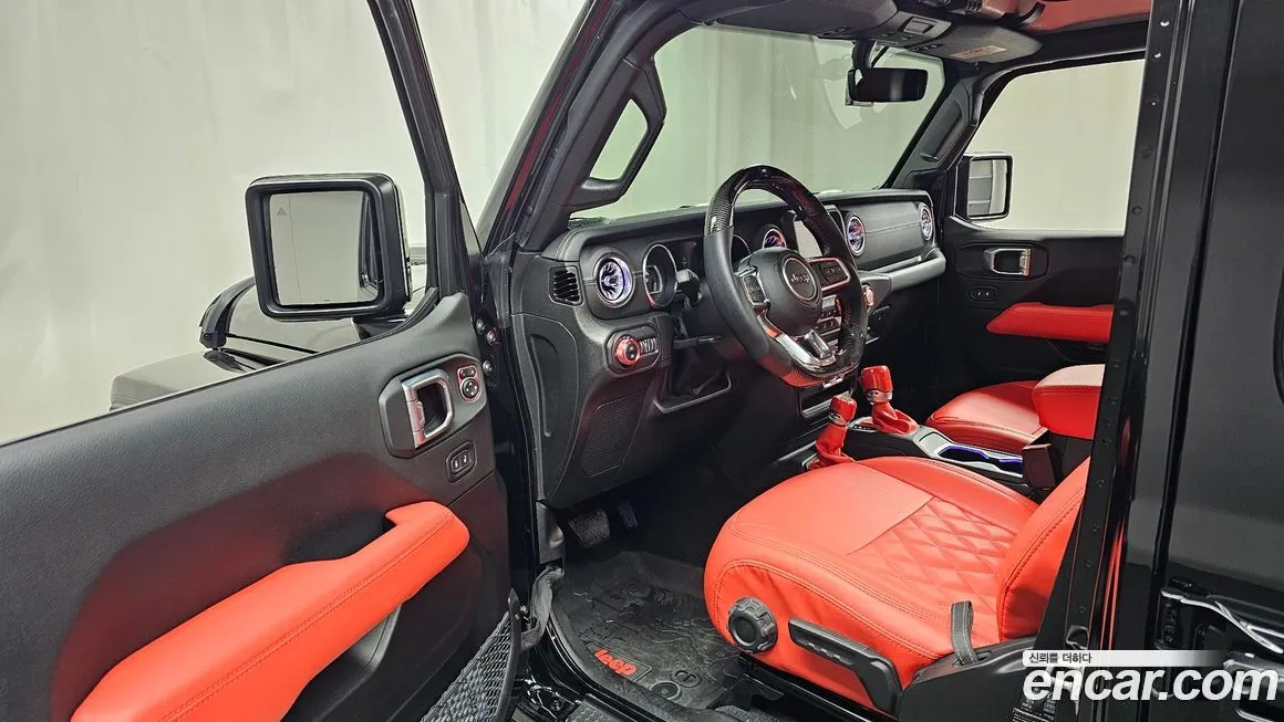 Jeep Wrangler — фото 10