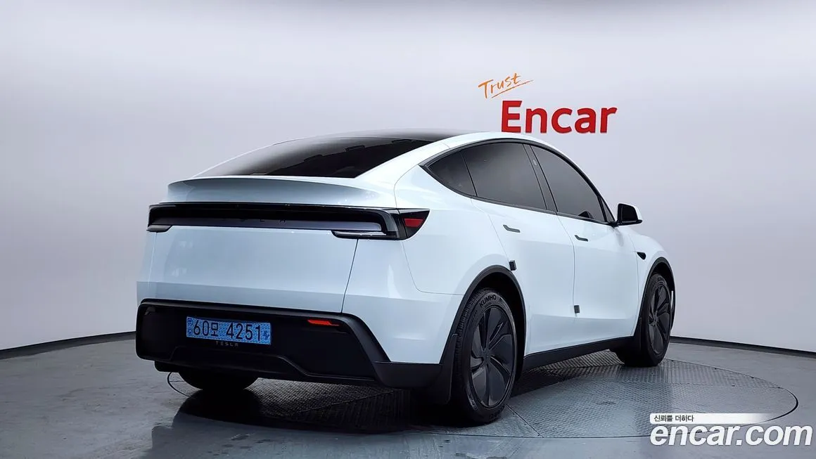 Tesla Model Y — фото 3