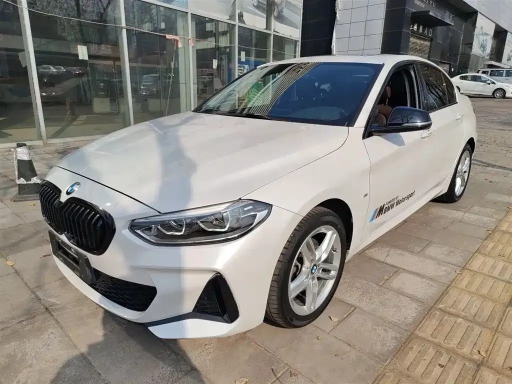 BMW 1 Series — фото 1