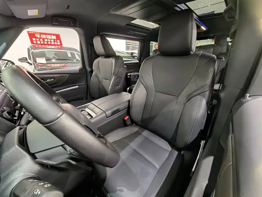 Toyota Vellfire — фото 10