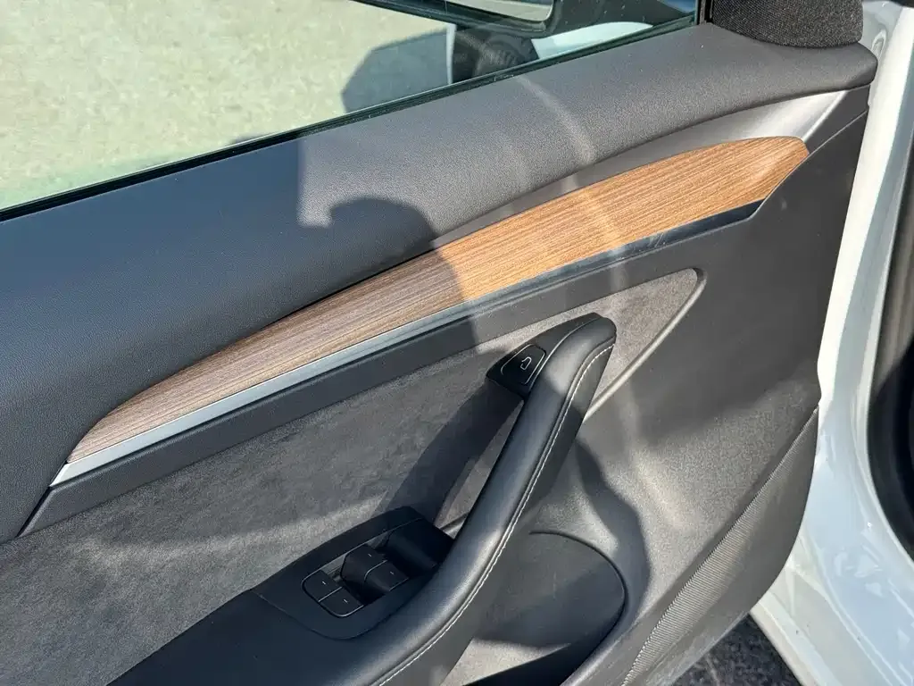 Tesla Model 3 — фото 5