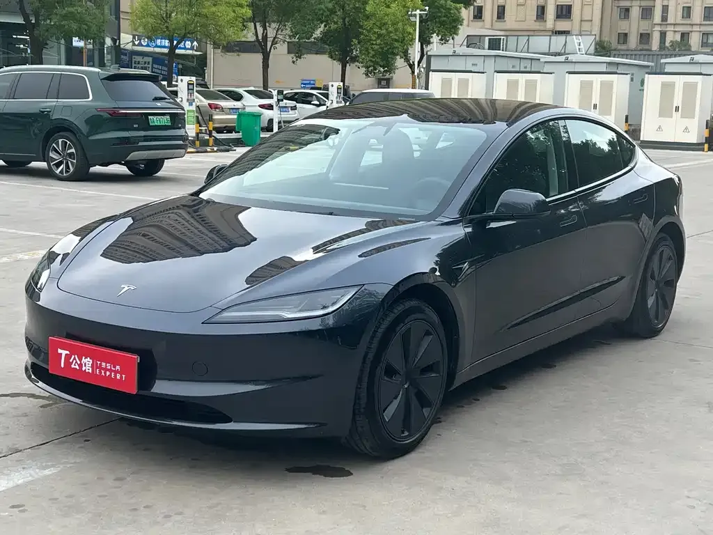 Tesla Model 3 — фото 1
