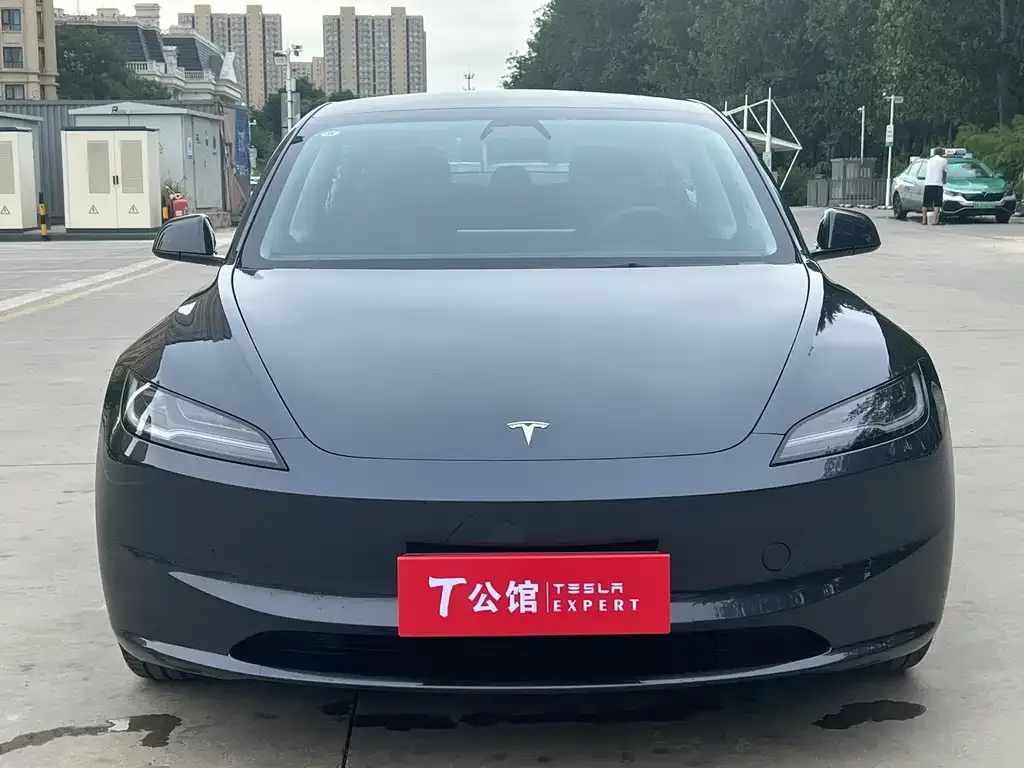 Tesla Model 3 — фото 2
