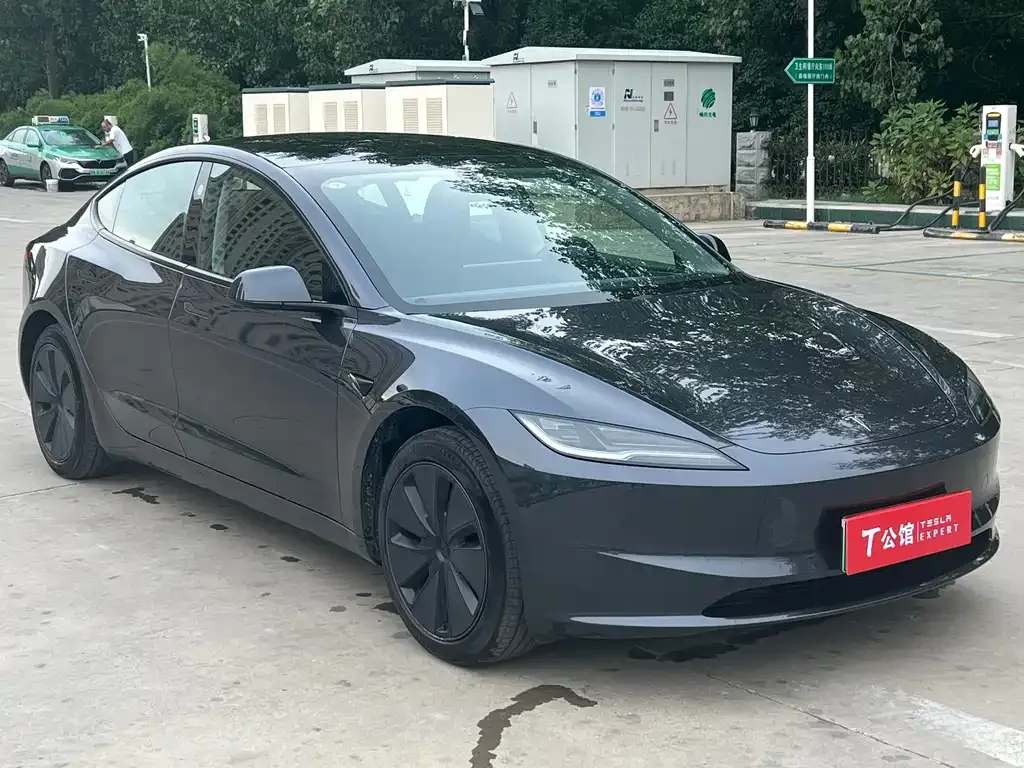 Tesla Model 3 — фото 3