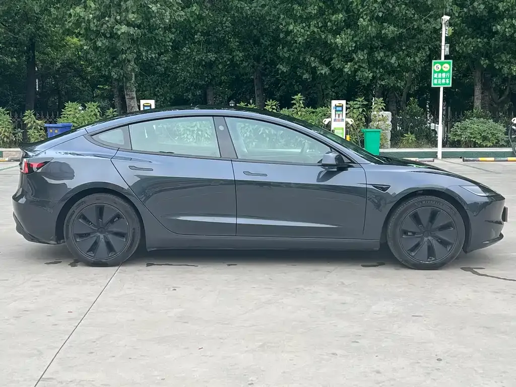 Tesla Model 3 — фото 5