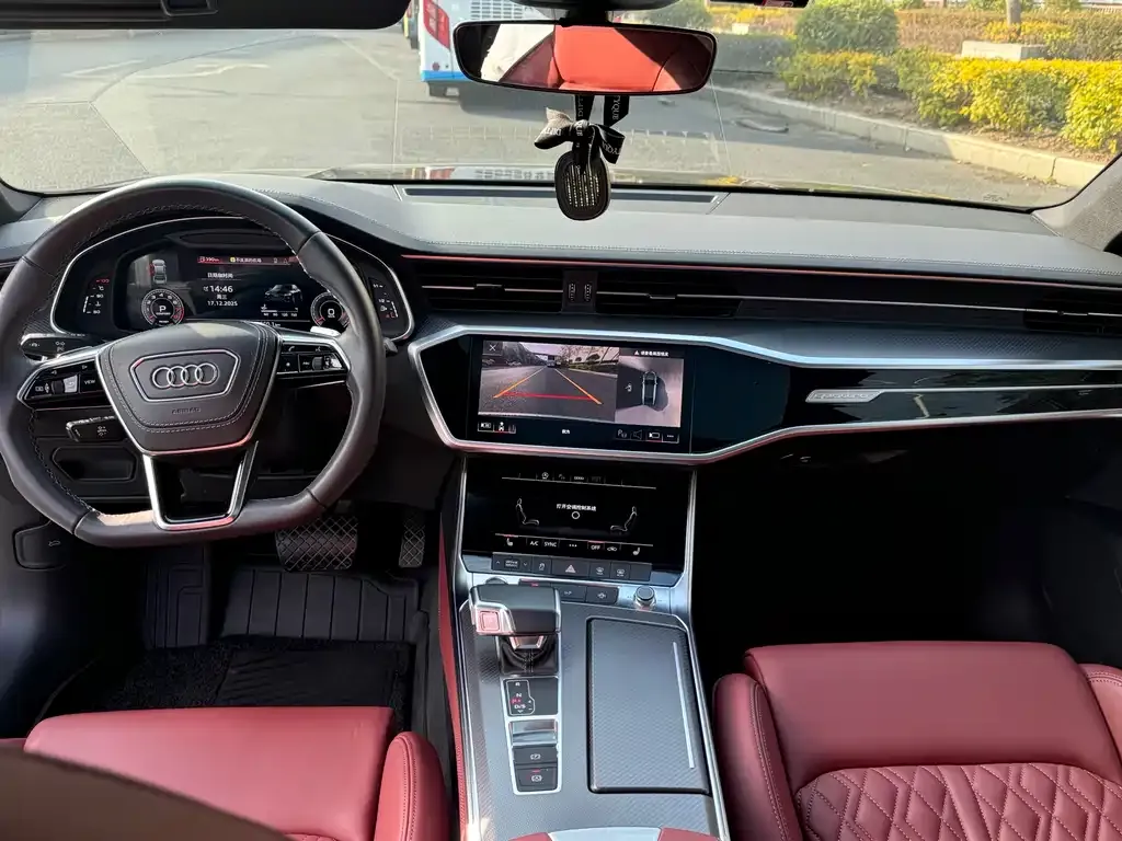 Audi A7L — фото 5