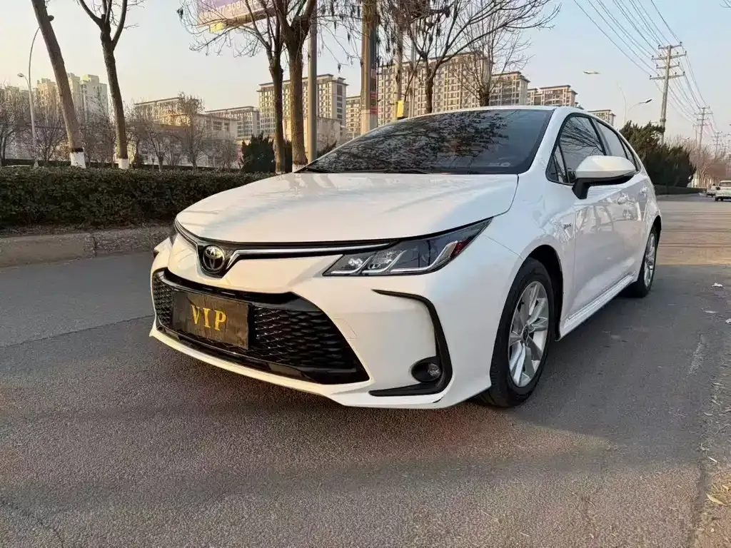 Toyota Corolla — фото 1
