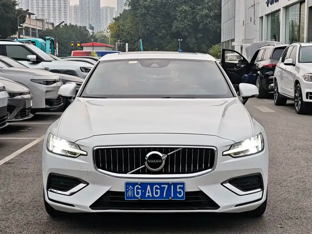 Volvo S60 — фото 2
