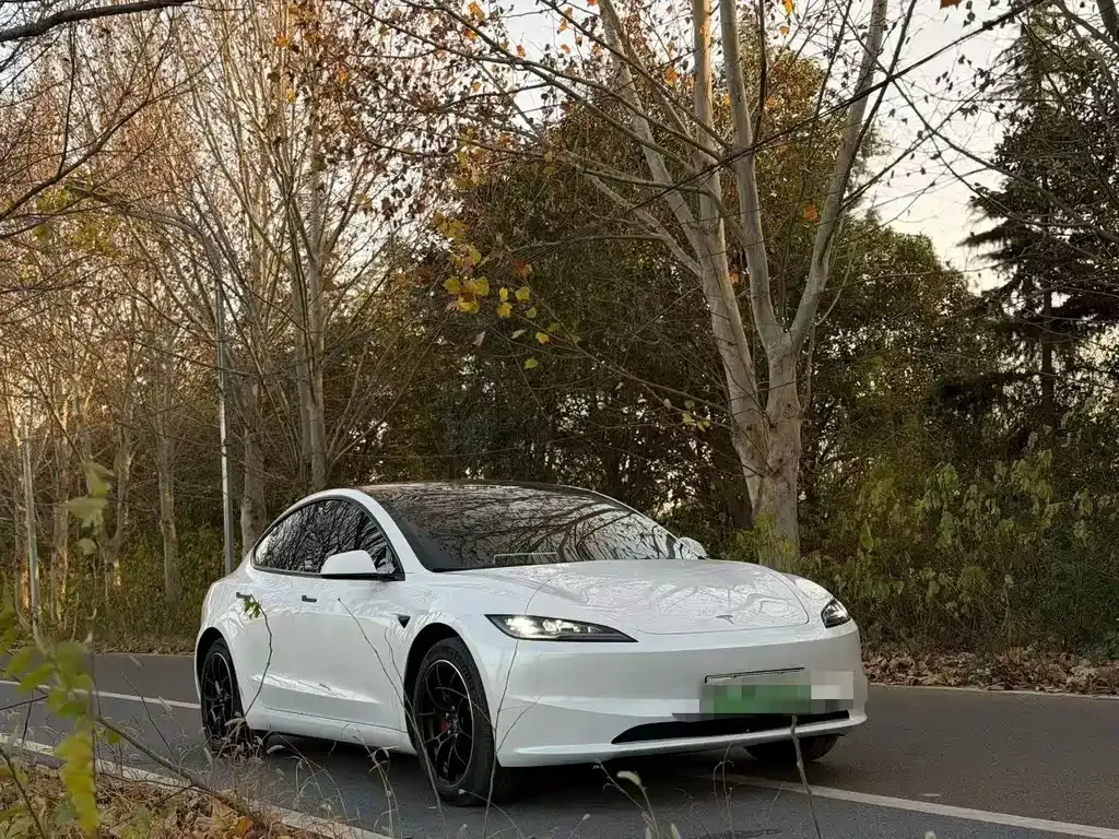 Tesla Model 3 — фото 3
