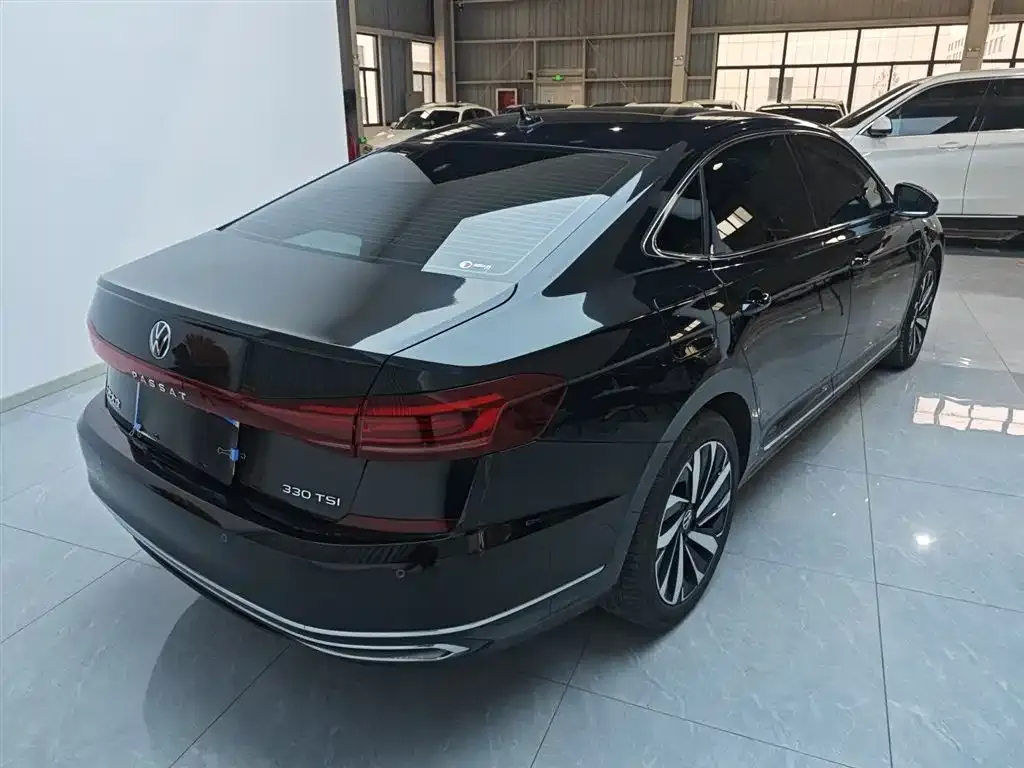 Volkswagen Passat — фото 9