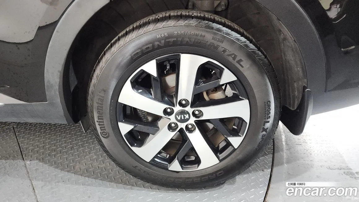 Kia Sorento — фото 7
