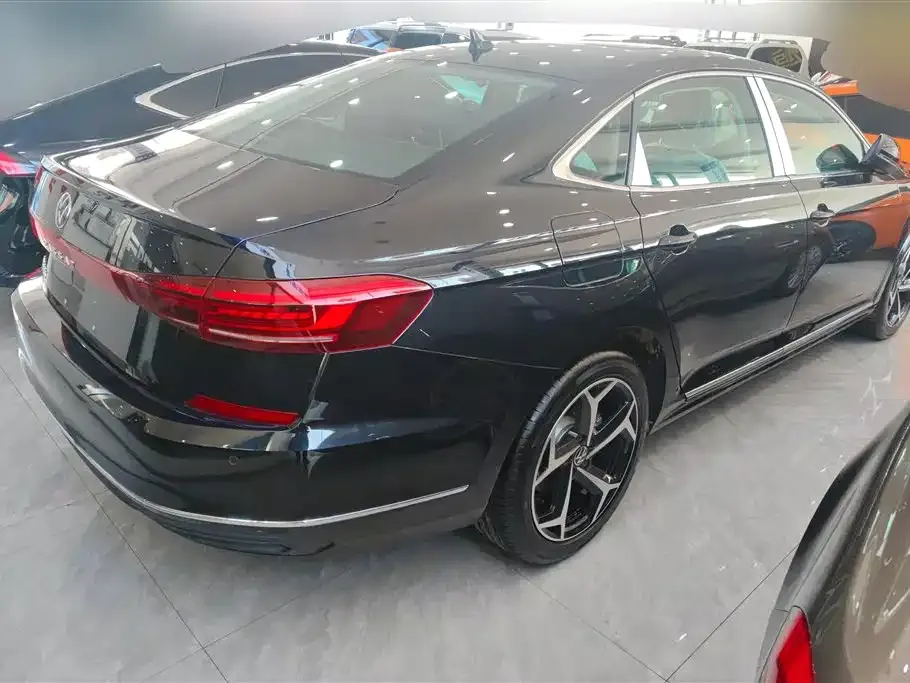 Volkswagen Passat — фото 4