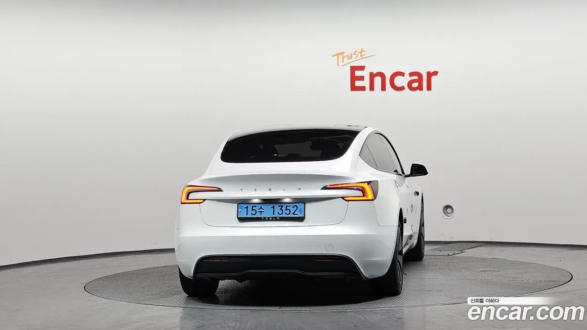 Tesla Model 3 — фото 2