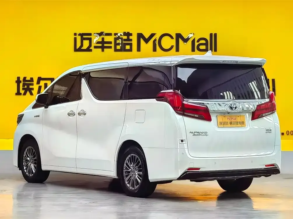 Toyota Alphard — фото 7