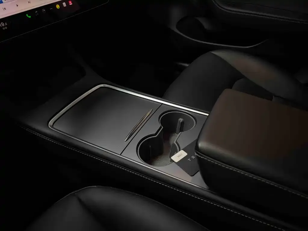 Tesla Model 3 — фото 2