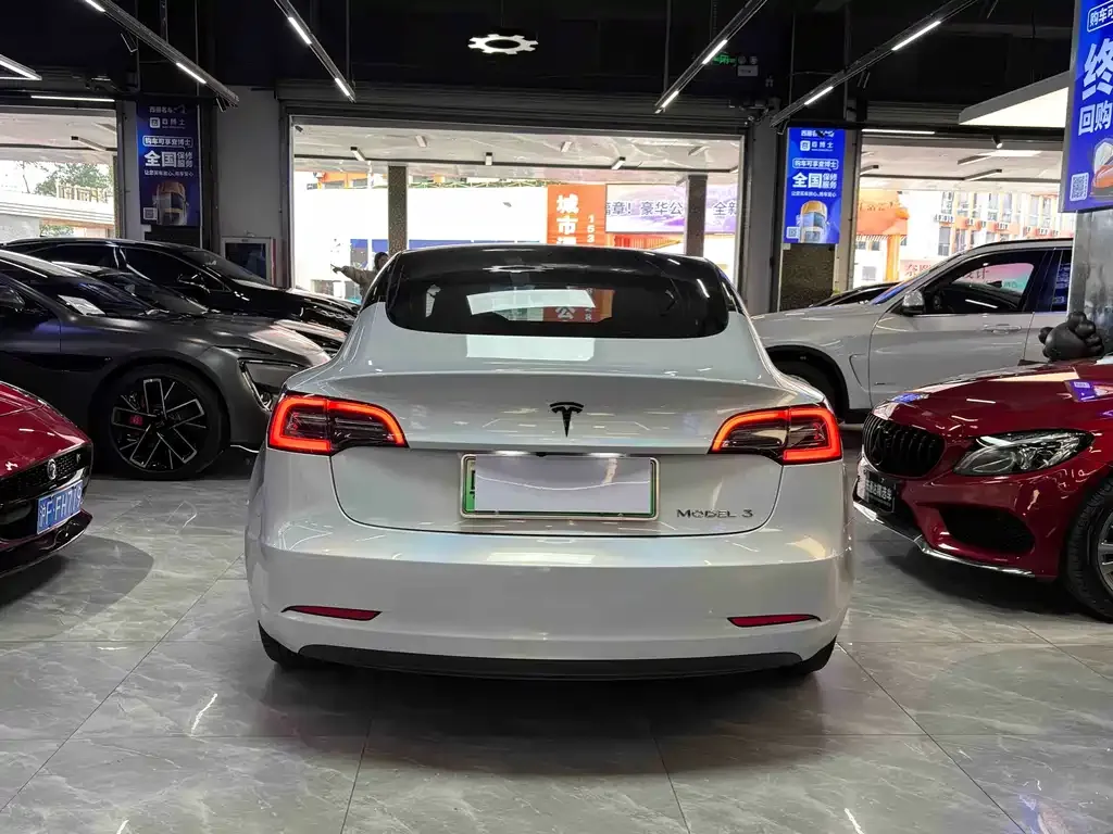 Tesla Model 3 — фото 6