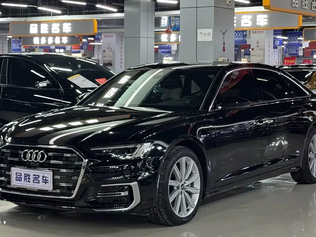 Audi A6L — фото 1