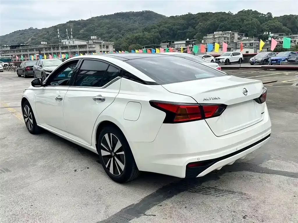 Nissan Teana — фото 4