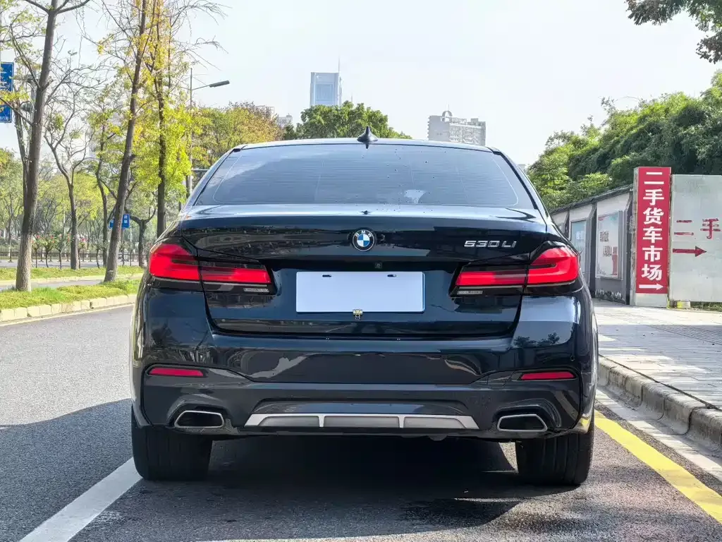 BMW 5 Series — фото 4