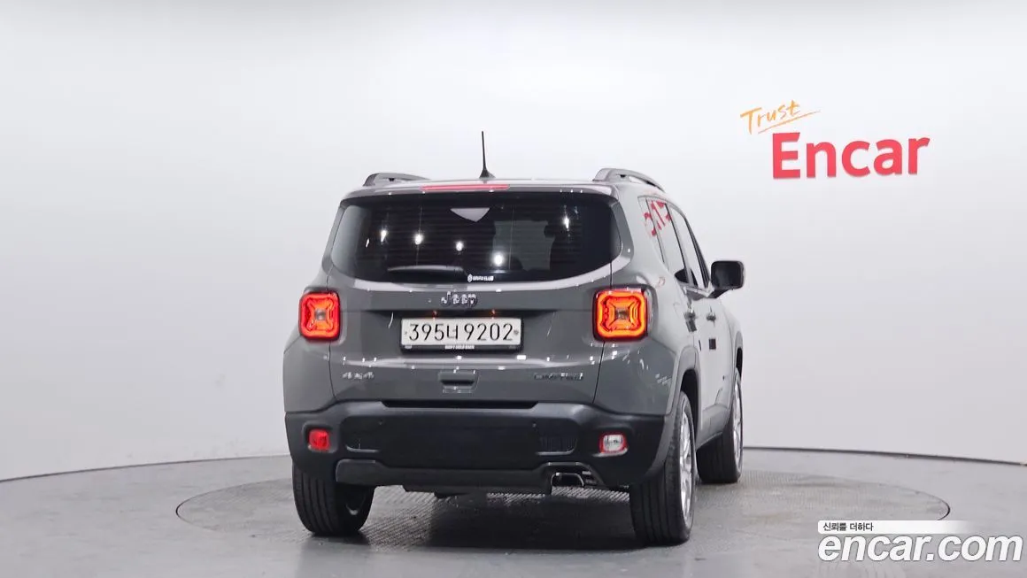 Jeep Renegade — фото 4