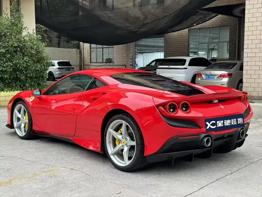 Ferrari F8 — фото 4