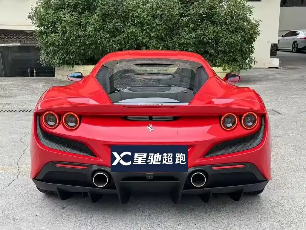 Ferrari F8 — фото 6