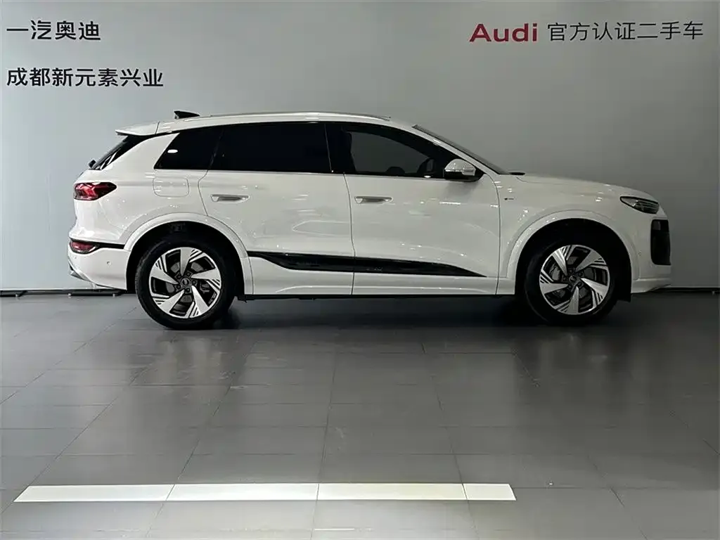 Audi Q6L e-tron — фото 2