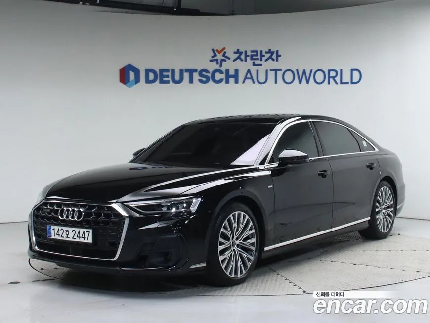 Audi A8 — фото 1