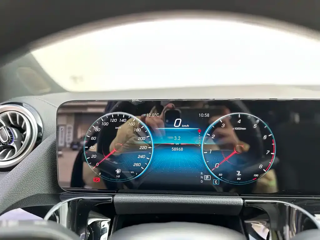 Mercedes-Benz GLA — фото 10