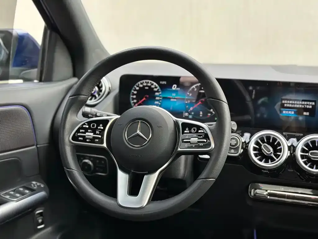 Mercedes-Benz GLA — фото 4