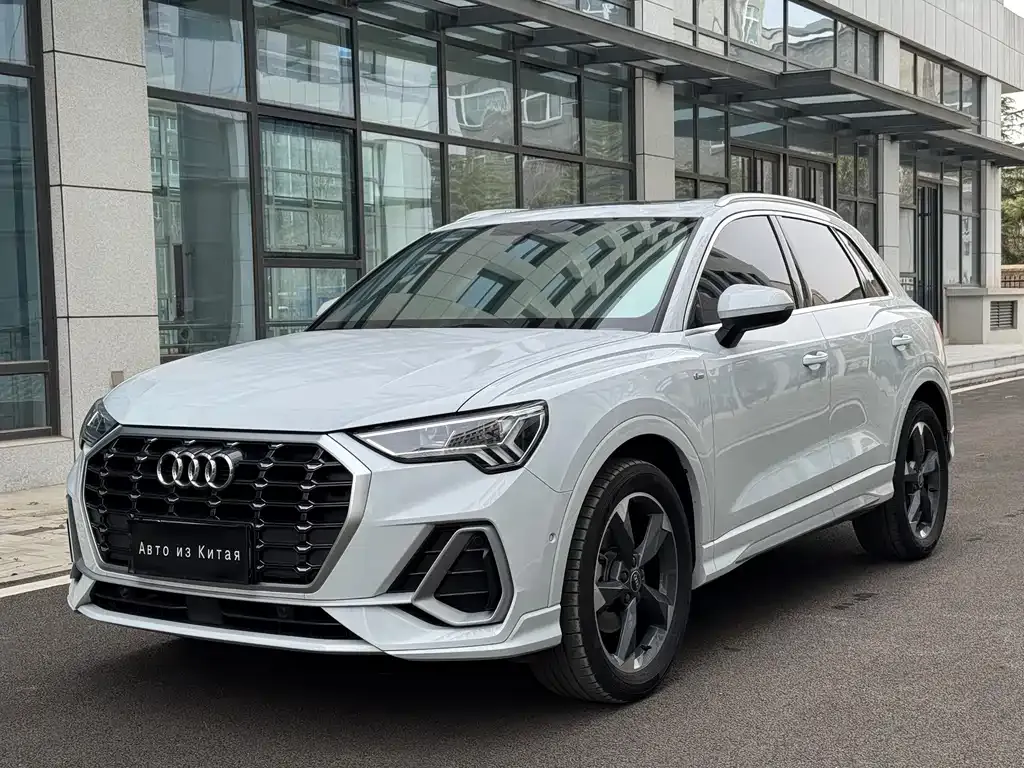 Audi Q3 — фото 1