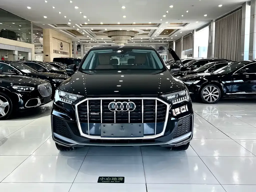 Audi Q7 — фото 6