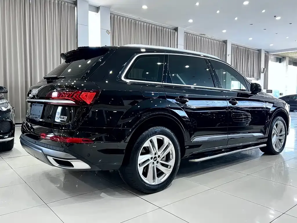 Audi Q7 — фото 2
