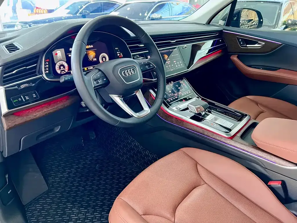 Audi Q7 — фото 10