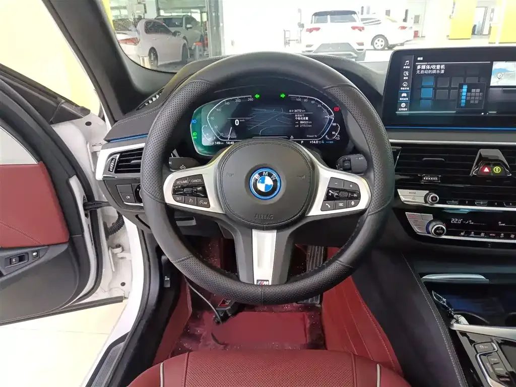 BMW 5 Series New Energy — фото 3