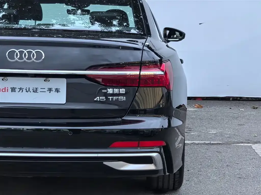 Audi A6L — фото 2