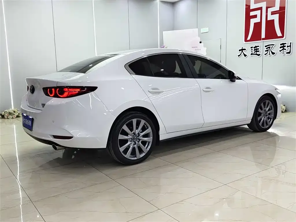 Mazda 3 Axela — фото 6