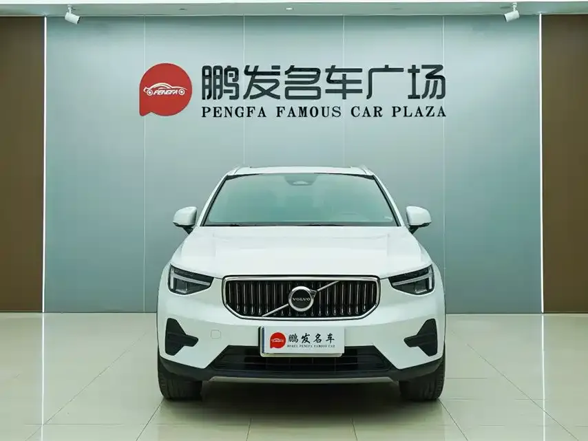 Volvo XC40 — фото 3