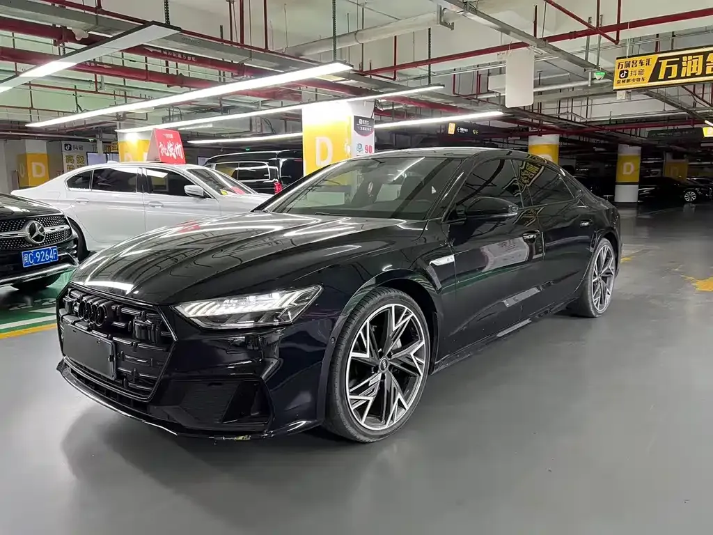 Audi A7L — фото 1