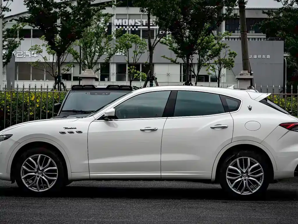 Maserati Levante — фото 9