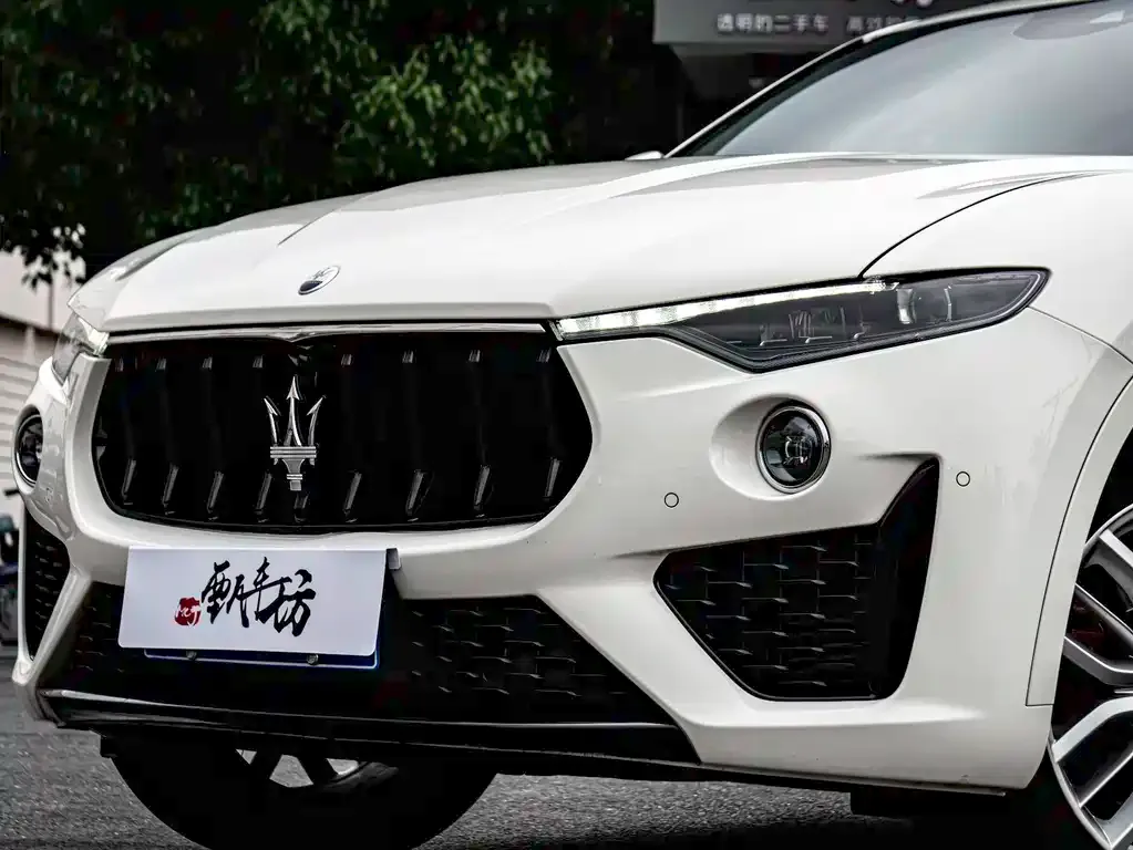 Maserati Levante — фото 3